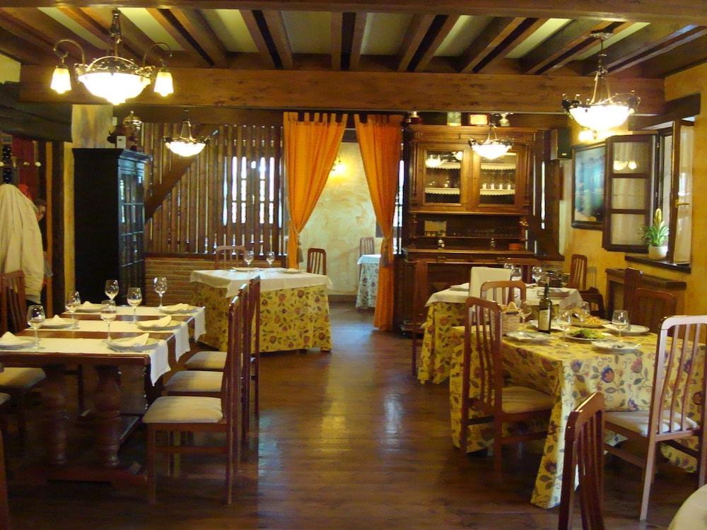 Posada Restaurante Prada A Tope Тресеньо Экстерьер фото